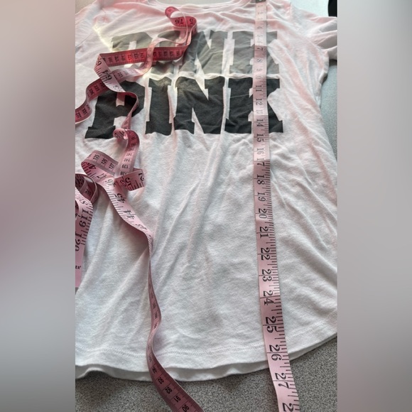 PINK V/S White Sleep Top With Black & Grey Print Size Medium - Picture 7 of 7